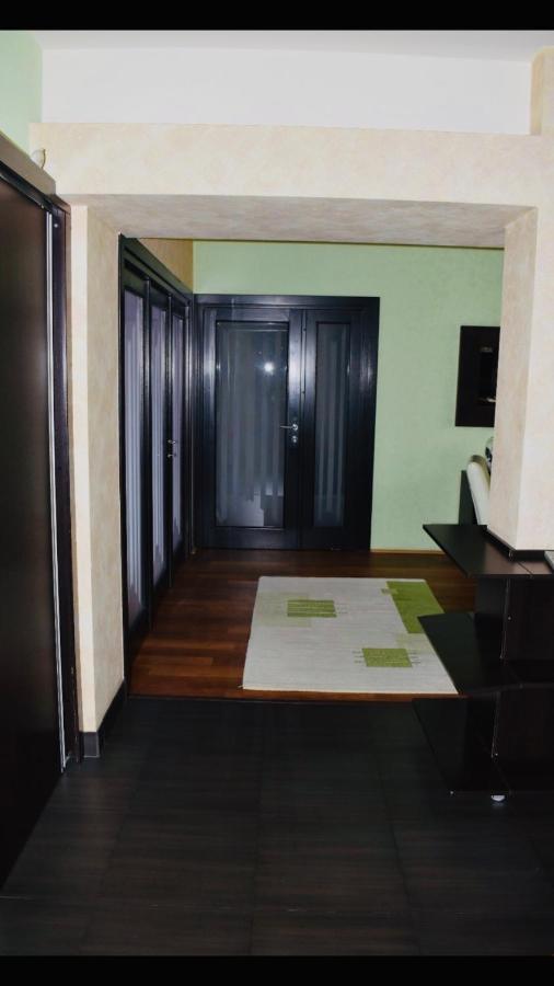 Central Apartment 4 Rooms Brasov Exterior photo